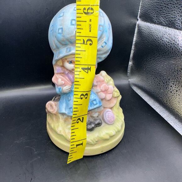 Vintage 1970’s Handpainted Girl Big Bonnet Holly Hobby Like Ceramic Figurine - Picture 7 of 8
